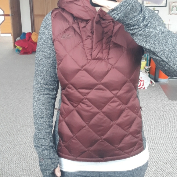 The North Face 550 Fill Down Pullover - Picture 2 of 8